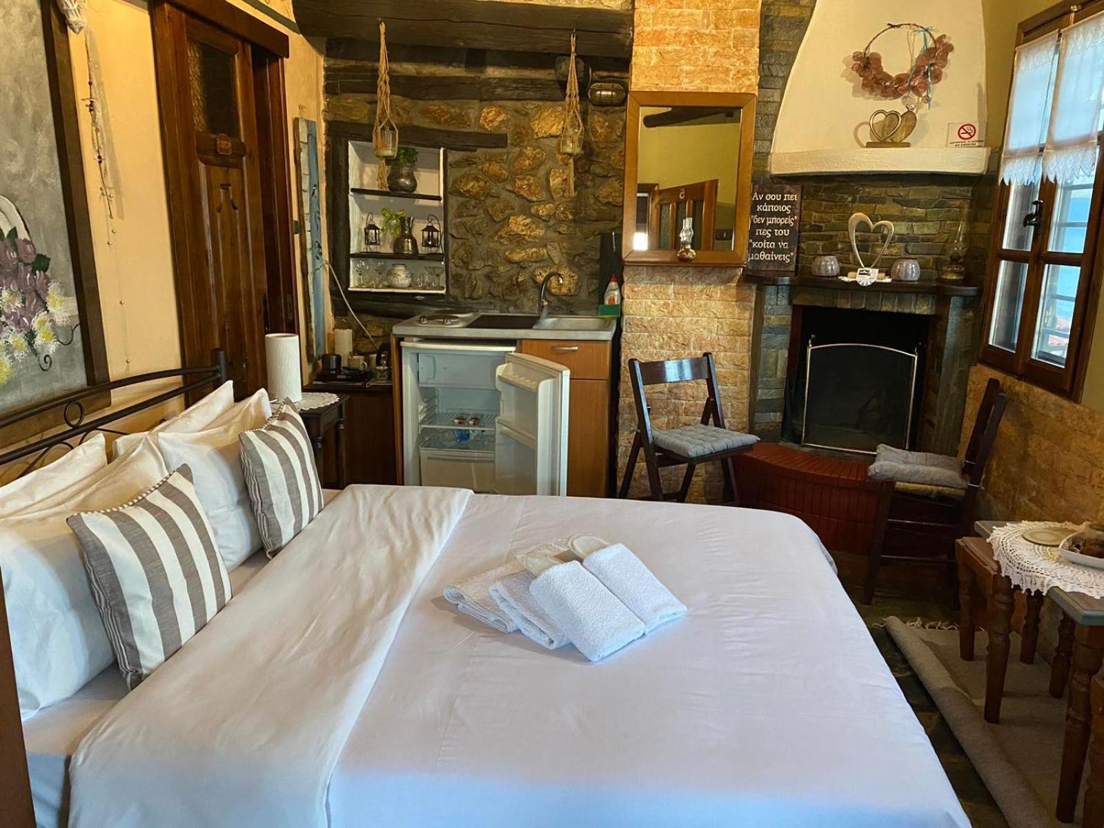 Traditional Guesthouse Erato Палеос-Пантелеймонас Екстер'єр фото